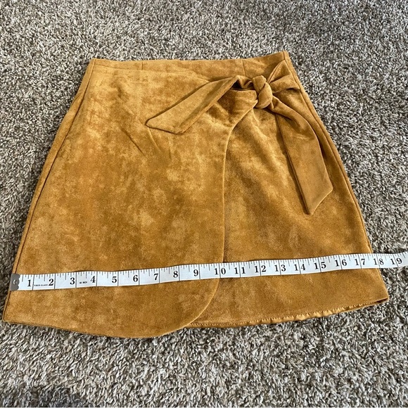 Blank NYC Gold Mini Skirt Size 24 - Picture 7 of 8